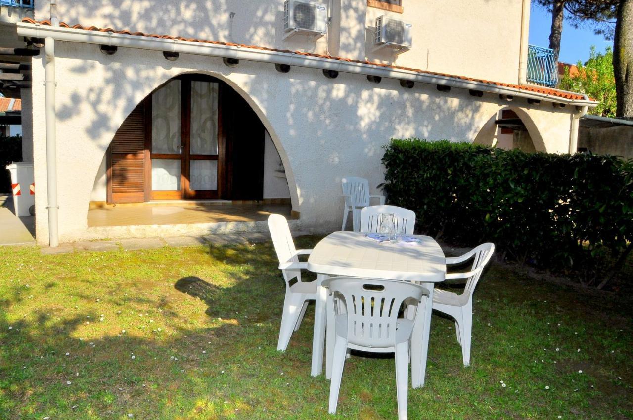 Villa Rosina Bibione Exteriör bild