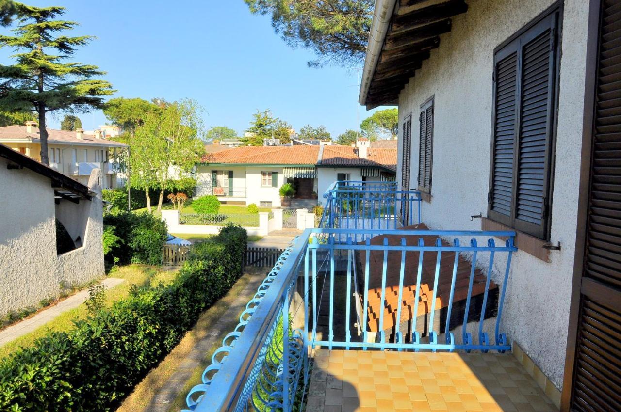 Villa Rosina Bibione Exteriör bild