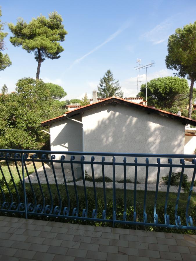 Villa Rosina Bibione Exteriör bild